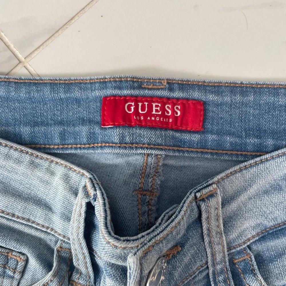 Guess Women’s Light Blue Skinny Jeans Size 26